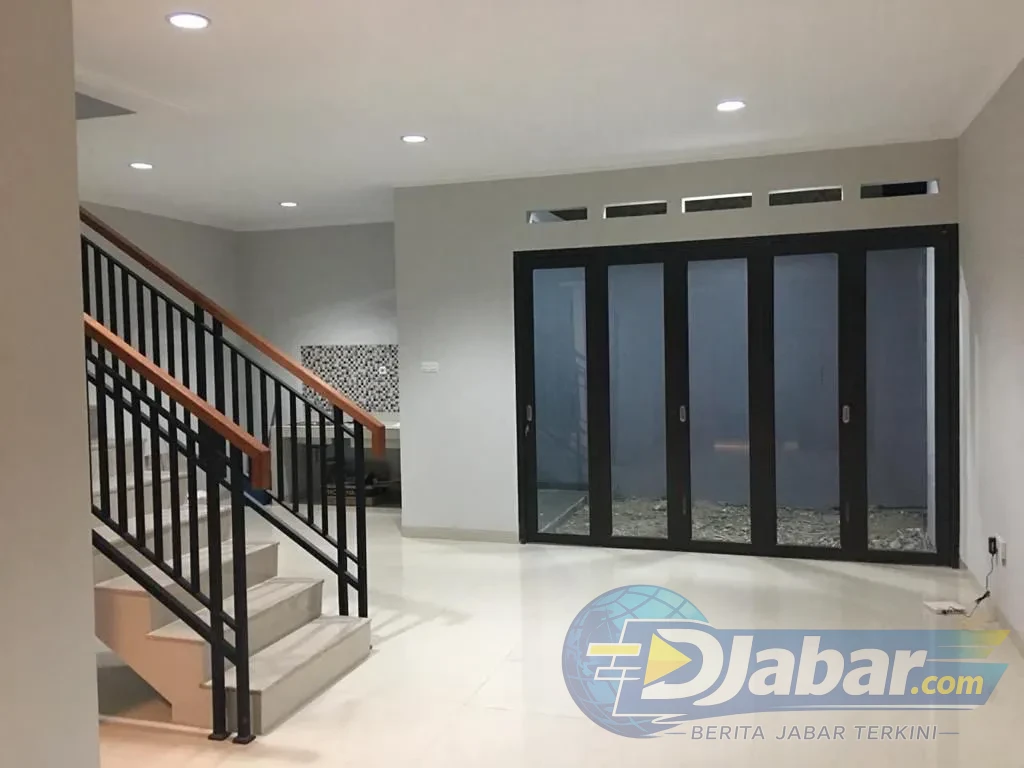 Dijual Cepat Rumah 2 Lantai di Cherry Field Bandung, Lokasi Ciganitri Siap Huni
