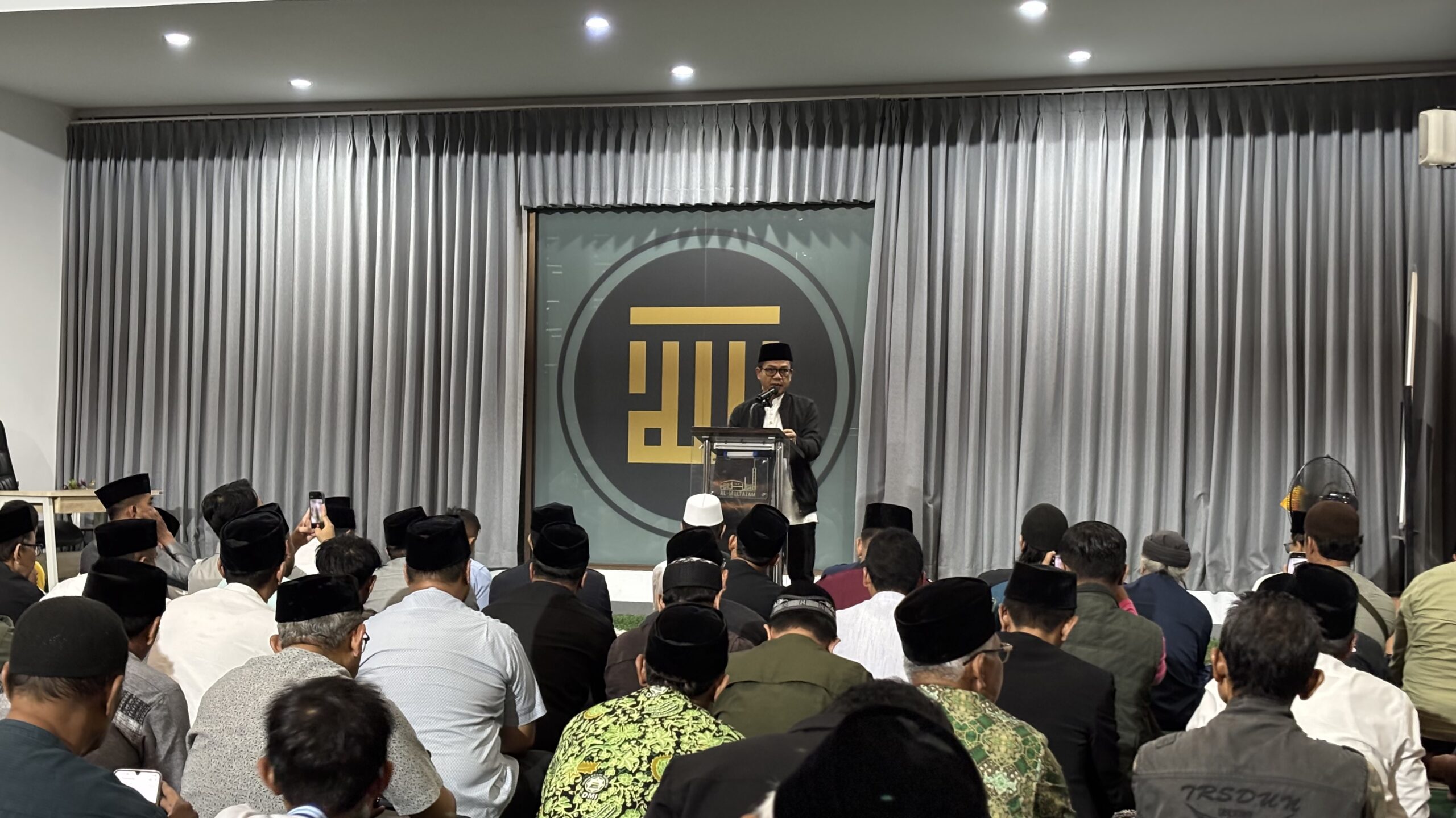 Tarawih Keliling Bupati Bandung di Bojongsoang Santuni Yatim dan Beri Bantuan Motor 3